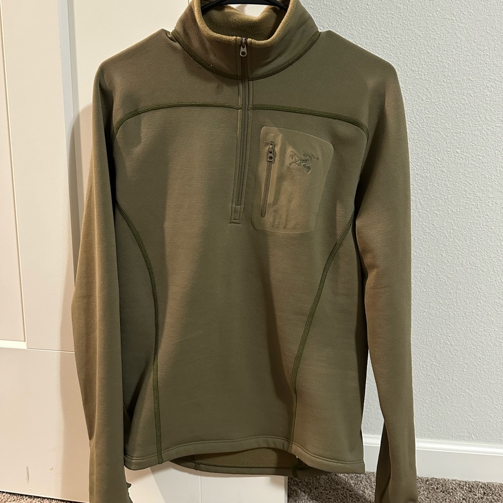 Arc'teryx Men's Green Zip-Up Sweater